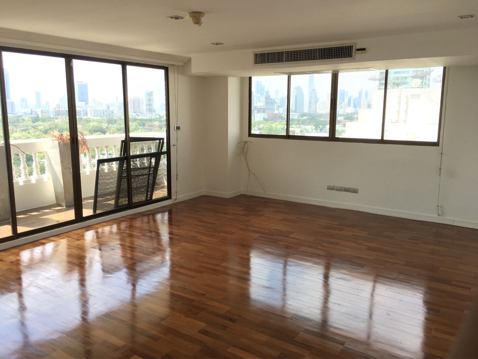 4BR, 3BTH, 380 SQM, 120,000 THB/month, Lakeview Residences, Sukhumvit 12, near BTS Asoke, Condo for Rent