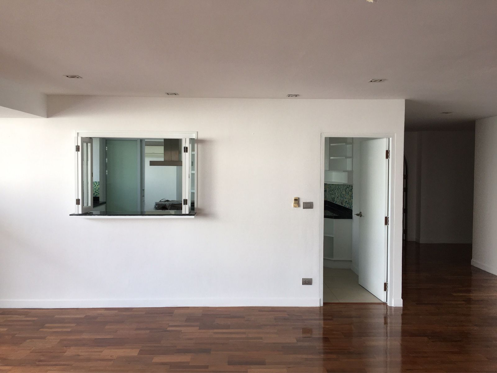4BR, 3BTH, 380 SQM, 120,000 THB/month, Lakeview Residences, Sukhumvit 12, near BTS Asoke, Condo for Rent