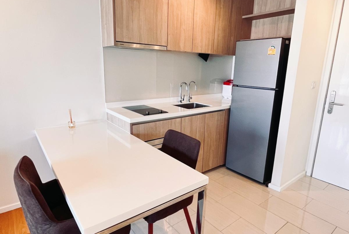 1-Bed 1-Bath 47 sqm Circle Living Prototype Condo Near MRT Phetchaburi for Rent 25K THB