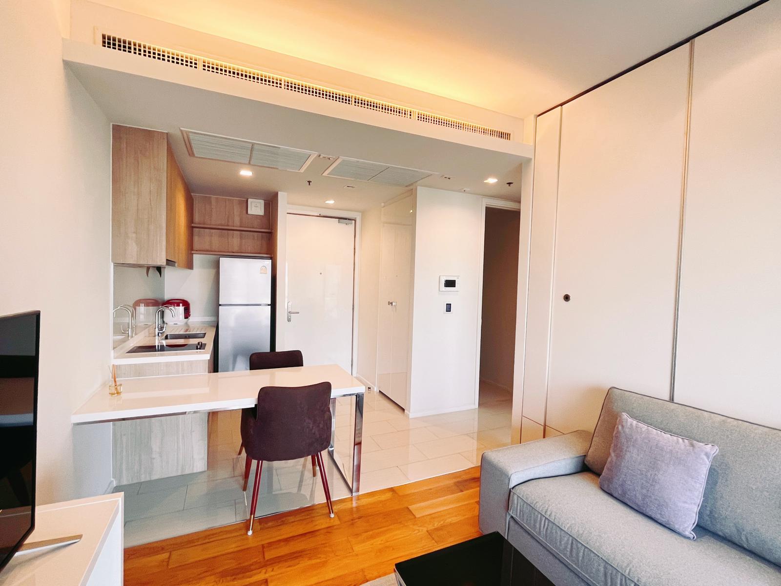 1-Bed 1-Bath 47 sqm Circle Living Prototype Condo Near MRT Phetchaburi for Rent 25K THB