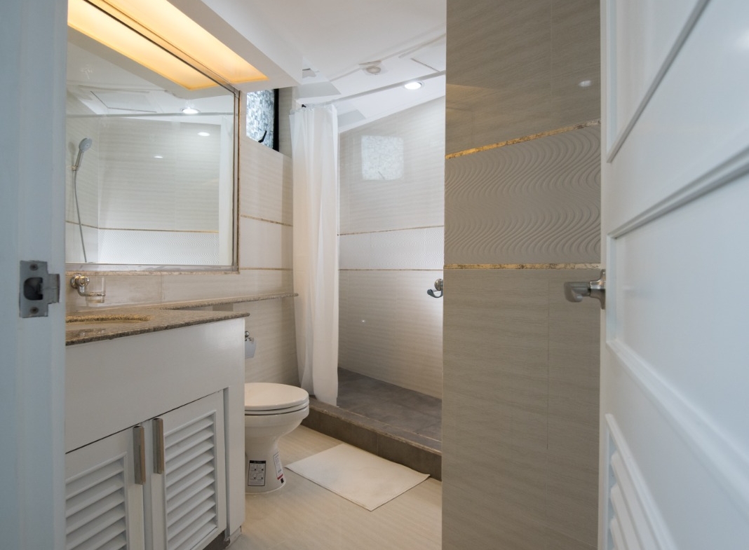3-Bed 3-Bath 225 sqm Condo at President Park Sukhumvit 24 Phrom Phong BTS for Rent 70K or Sale 19M