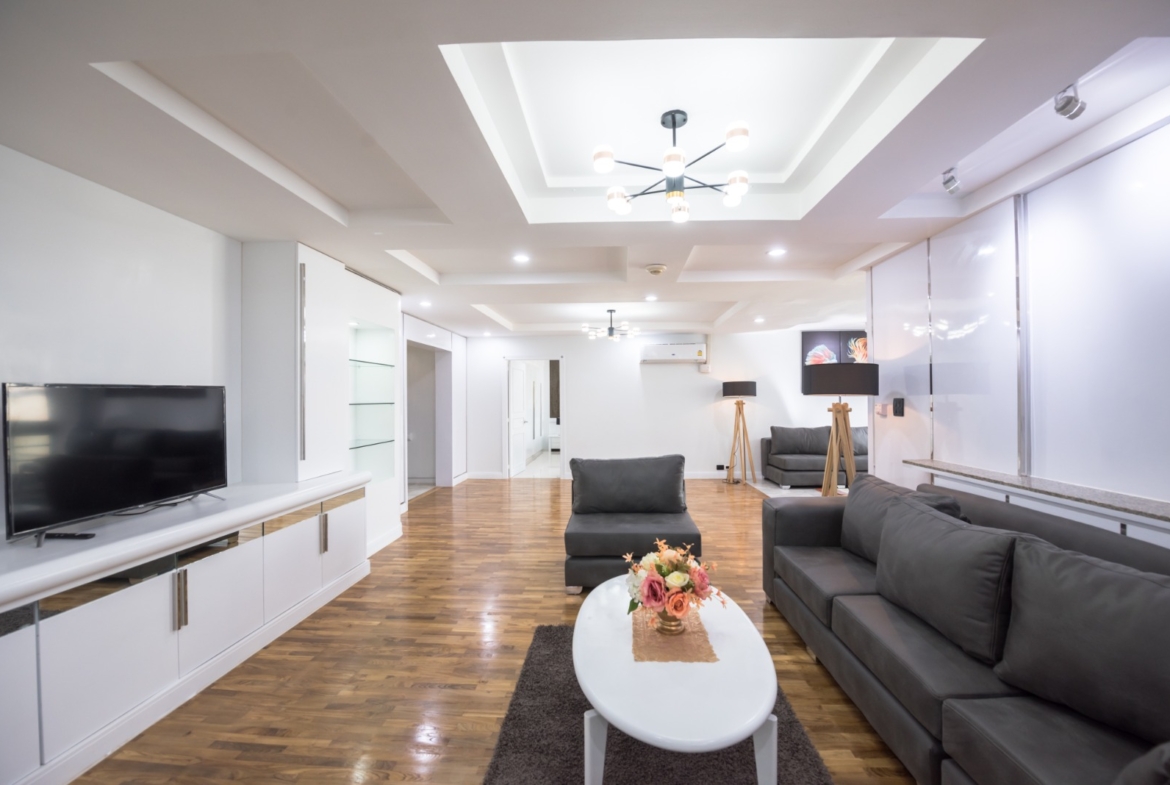3-Bed 3-Bath 225 sqm Condo at President Park Sukhumvit 24 Phrom Phong BTS for Rent 70K or Sale 19M