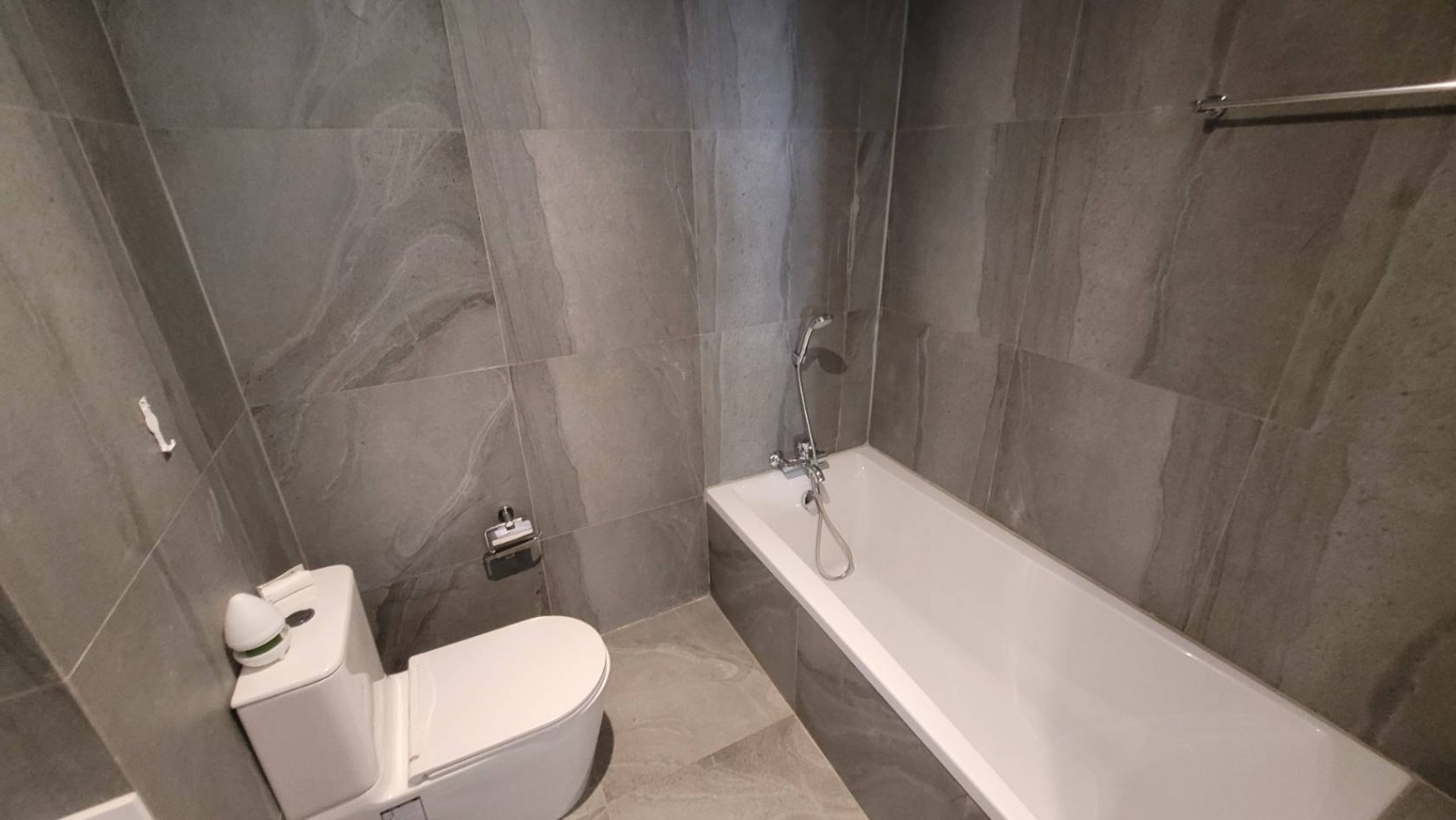2-Bed 1-Bath 78 sqm Fair Tower Condo near BTS On Nut for Rent 30K THB