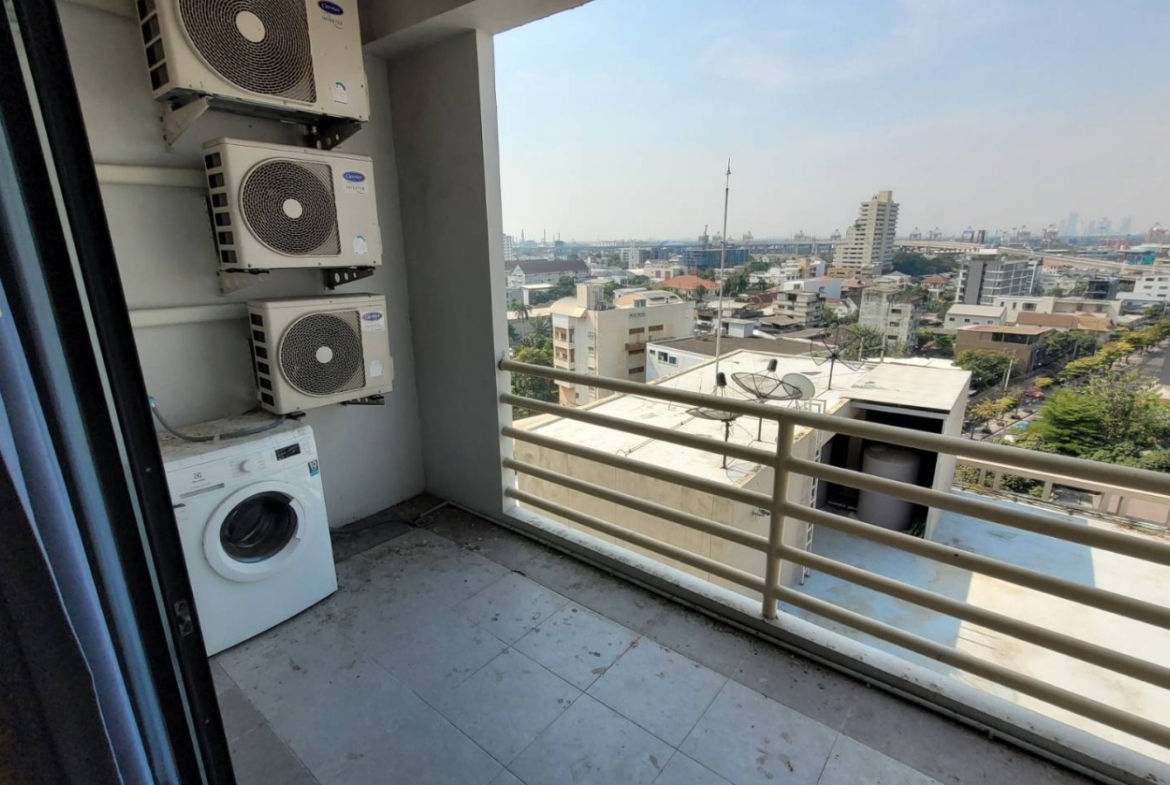 2-Bed 1-Bath 78 sqm Fair Tower Condo near BTS On Nut for Rent 30K THB