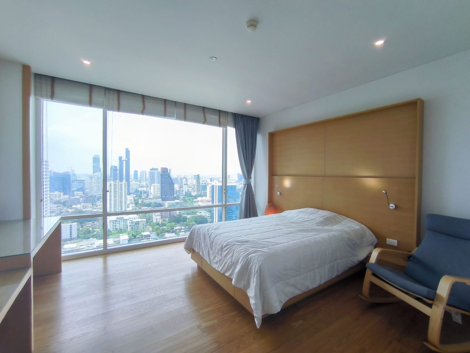 5-Bed 5-Bath 376 sqm Fullerton Sukhumvit Condo Near BTS Thonglor for Sale 89M THB