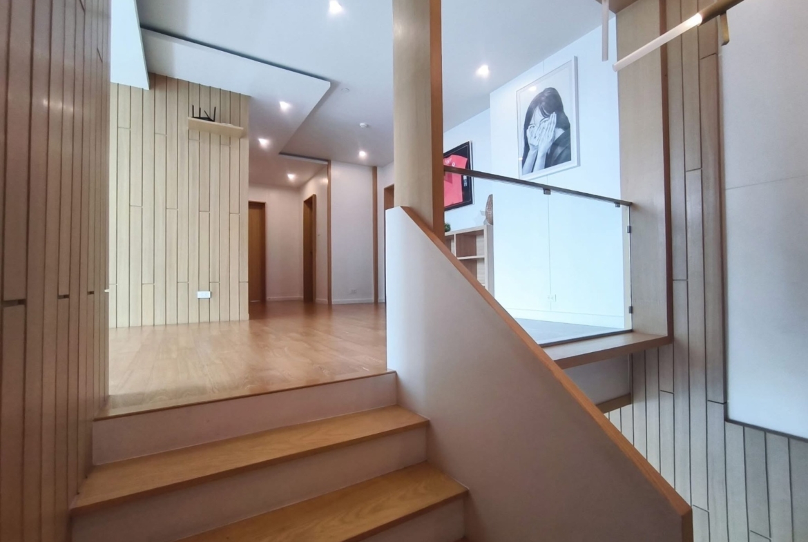 5-Bed 5-Bath 376 sqm Fullerton Sukhumvit Condo Near BTS Thonglor for Sale 89M THB