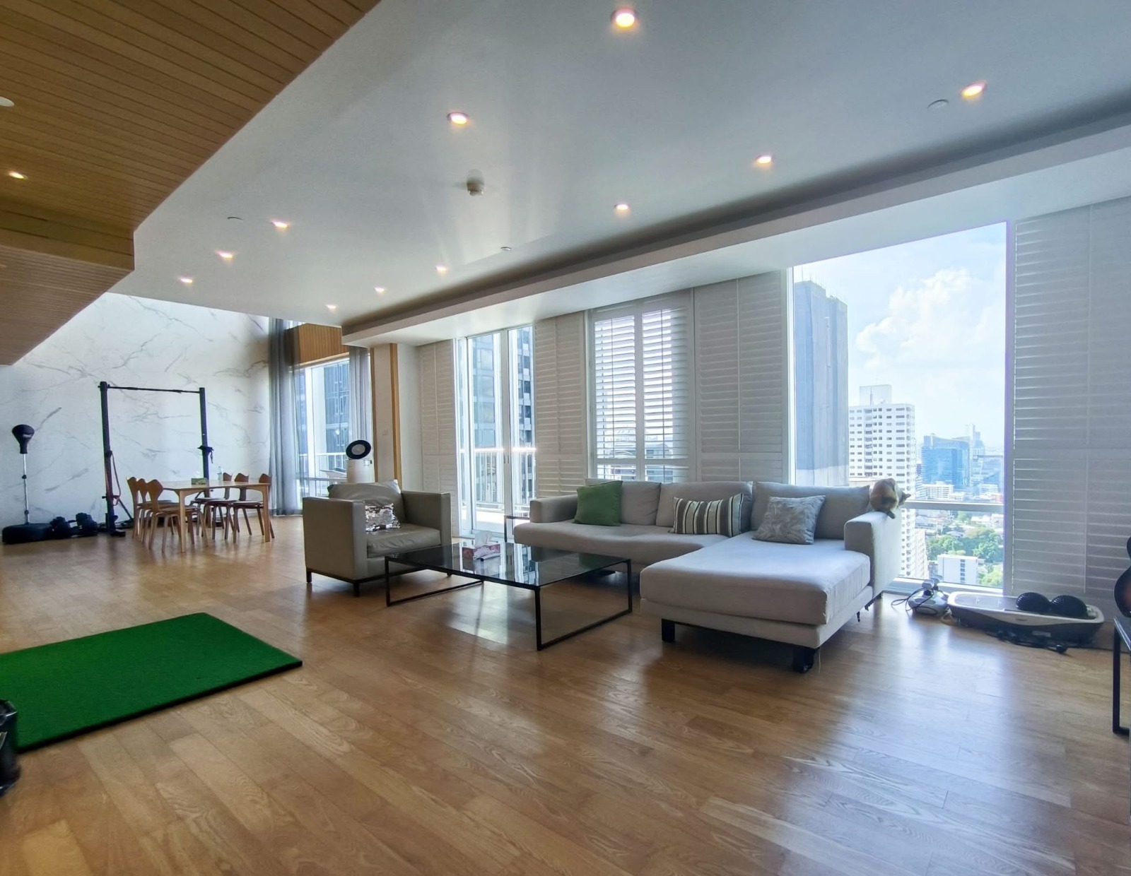5-Bed 5-Bath 376 sqm Fullerton Sukhumvit Condo Near BTS Thonglor for Sale 89M THB