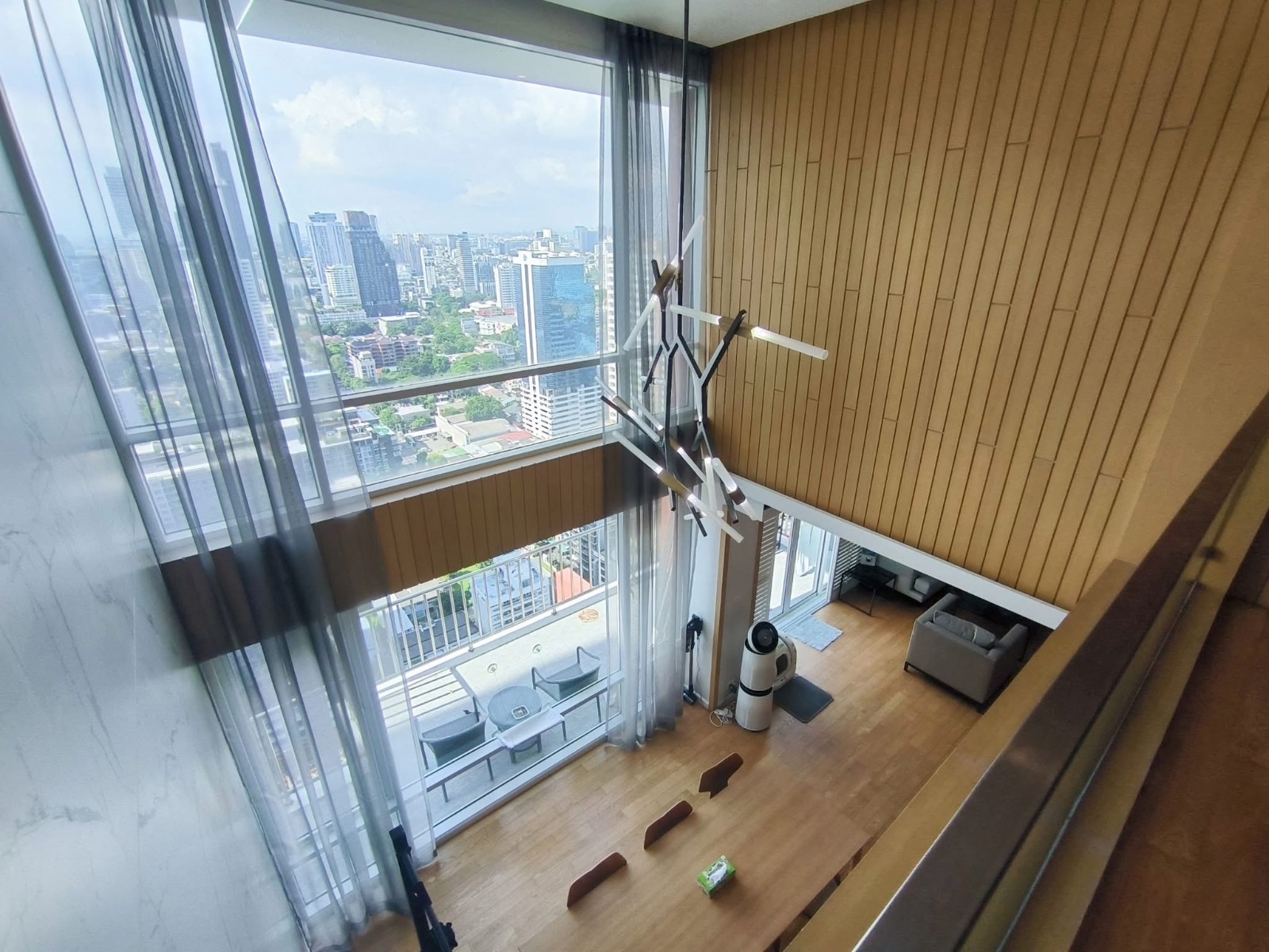 5-Bed 5-Bath 376 sqm Fullerton Sukhumvit Condo Near BTS Thonglor for Sale 89M THB
