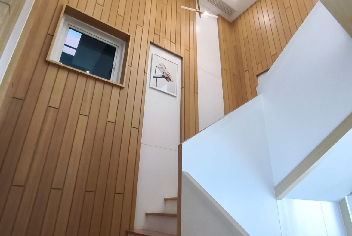 5-Bed 5-Bath 376 sqm Fullerton Sukhumvit Condo Near BTS Thonglor for Sale 89M THB
