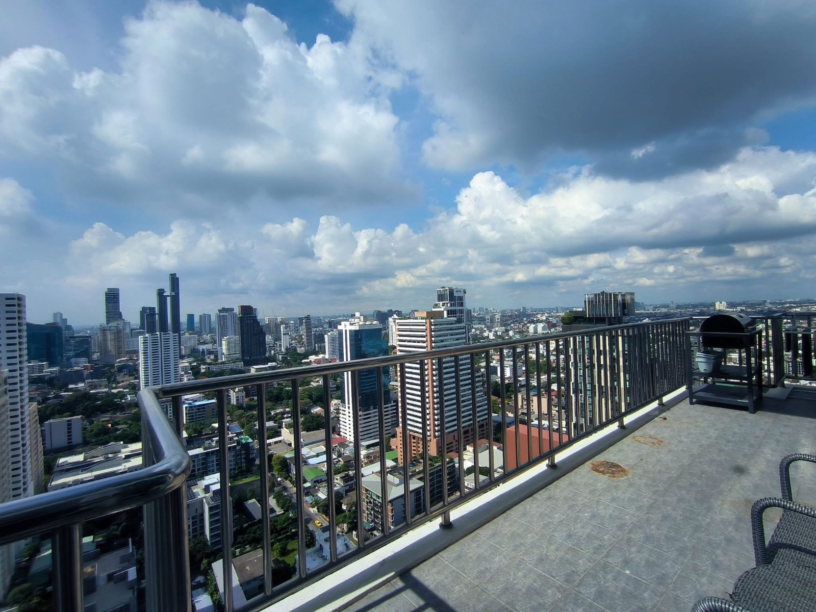 5-Bed 5-Bath 376 sqm Fullerton Sukhumvit Condo Near BTS Thonglor for Sale 89M THB