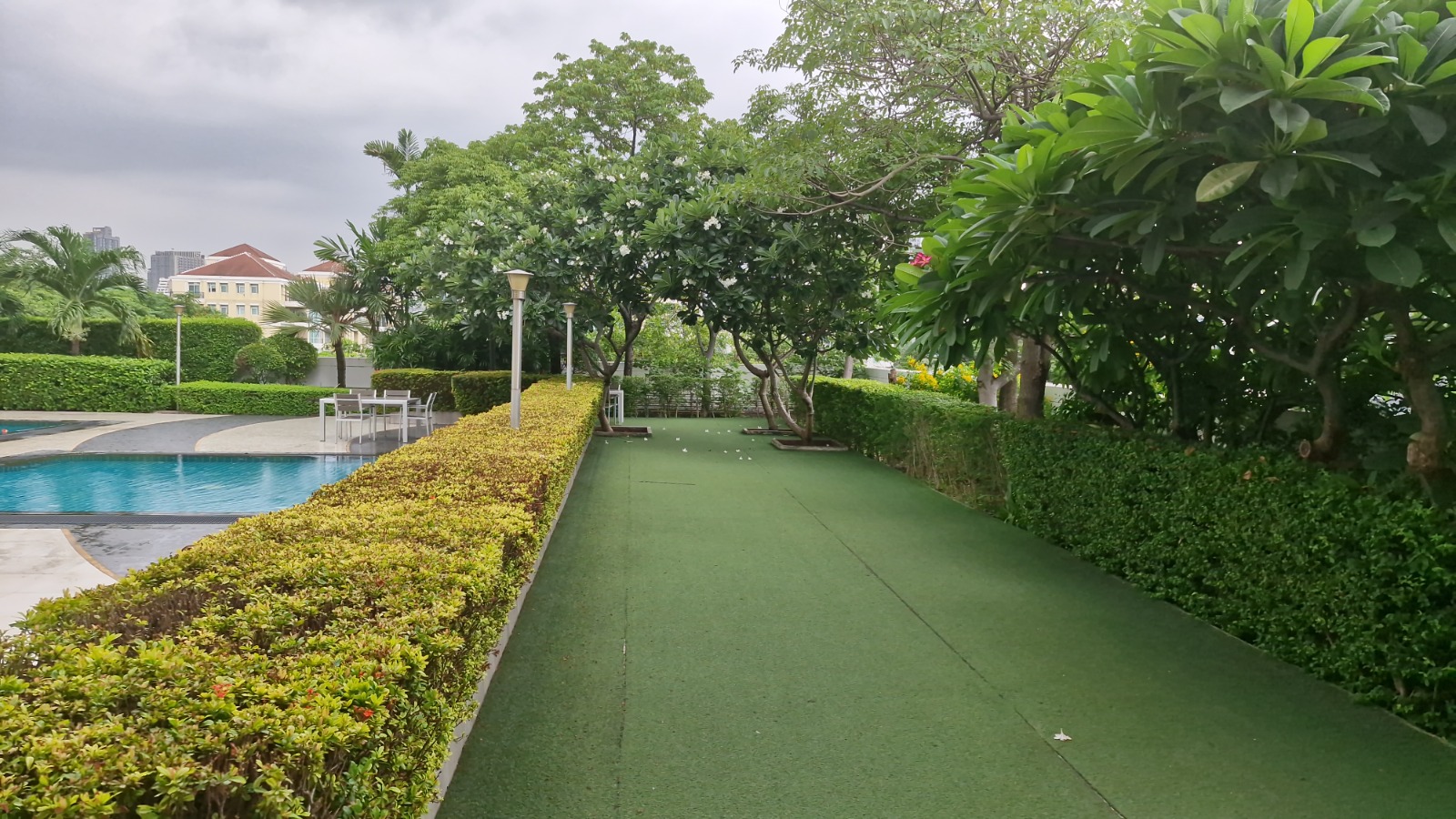 3-Bed 2-Bath 150 sqm D.S. Tower 2 Condo near Phrom Phong BTS for Rent 68K THB