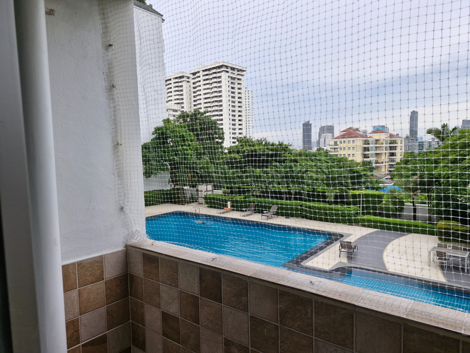 3-Bed 2-Bath 150 sqm D.S. Tower 2 Condo near Phrom Phong BTS for Rent 68K THB