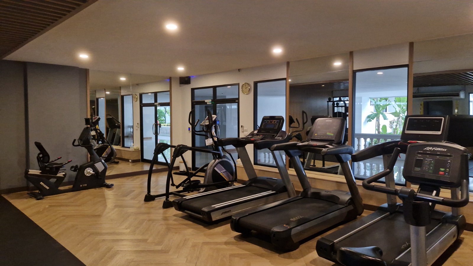 3-Bed 2-Bath 150 sqm Condo at D.S. Tower 2 Near Phrom Phong BTS for Rent 65K THB