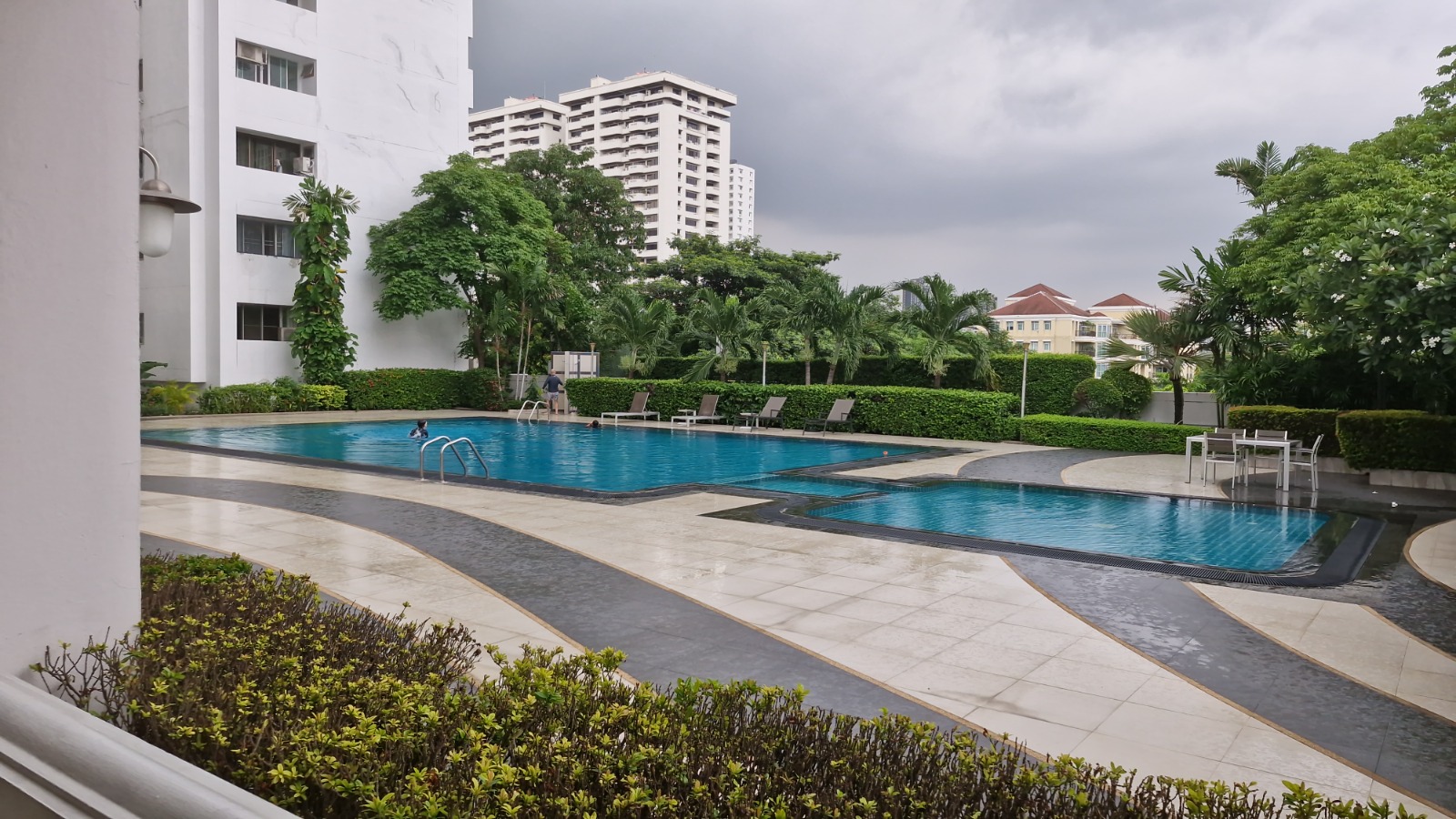 3-Bed 2-Bath 150 sqm Condo at D.S. Tower 2 Near Phrom Phong BTS for Rent 65K THB