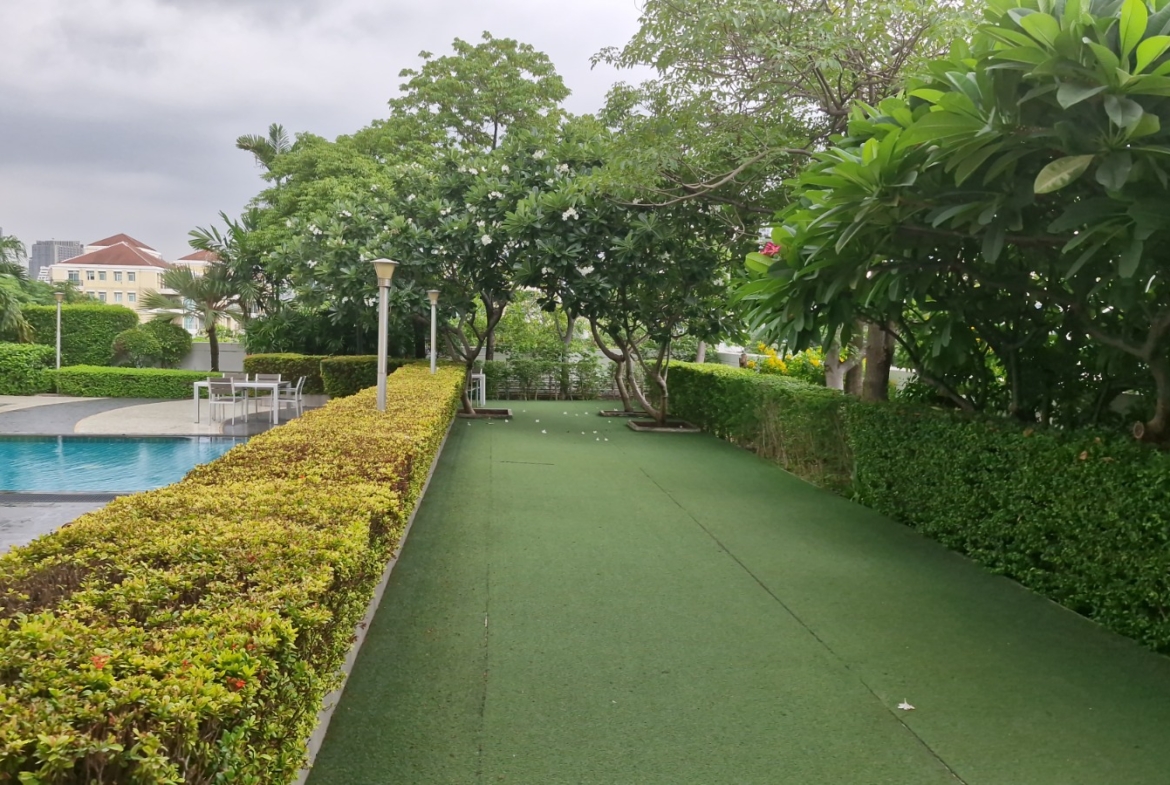 3-Bed 2-Bath 150 sqm Condo at D.S. Tower 2 Near Phrom Phong BTS for Rent 65K THB