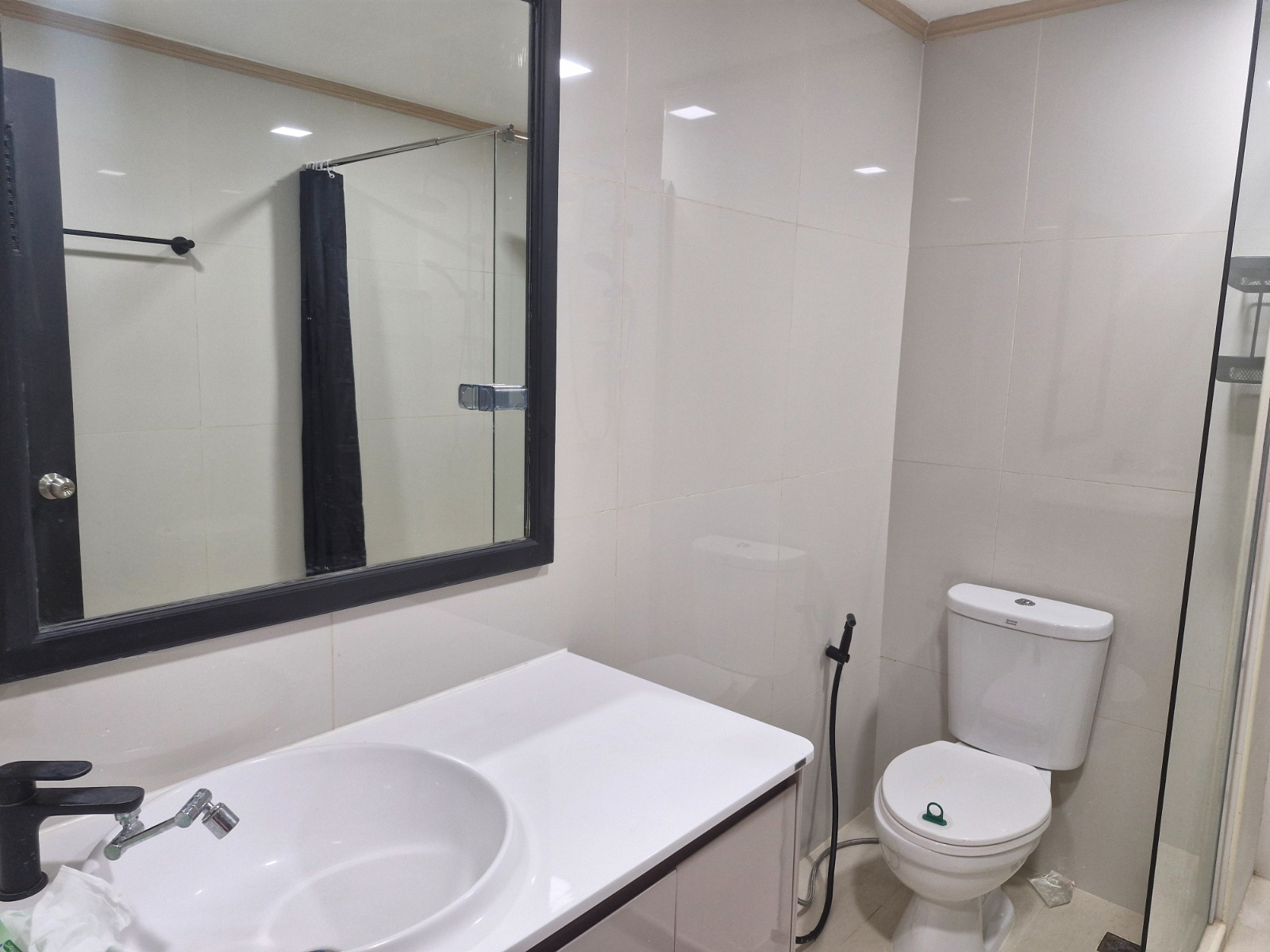 3-Bed 2-Bath 150 sqm Condo at D.S. Tower 2 Near Phrom Phong BTS for Rent 65K THB
