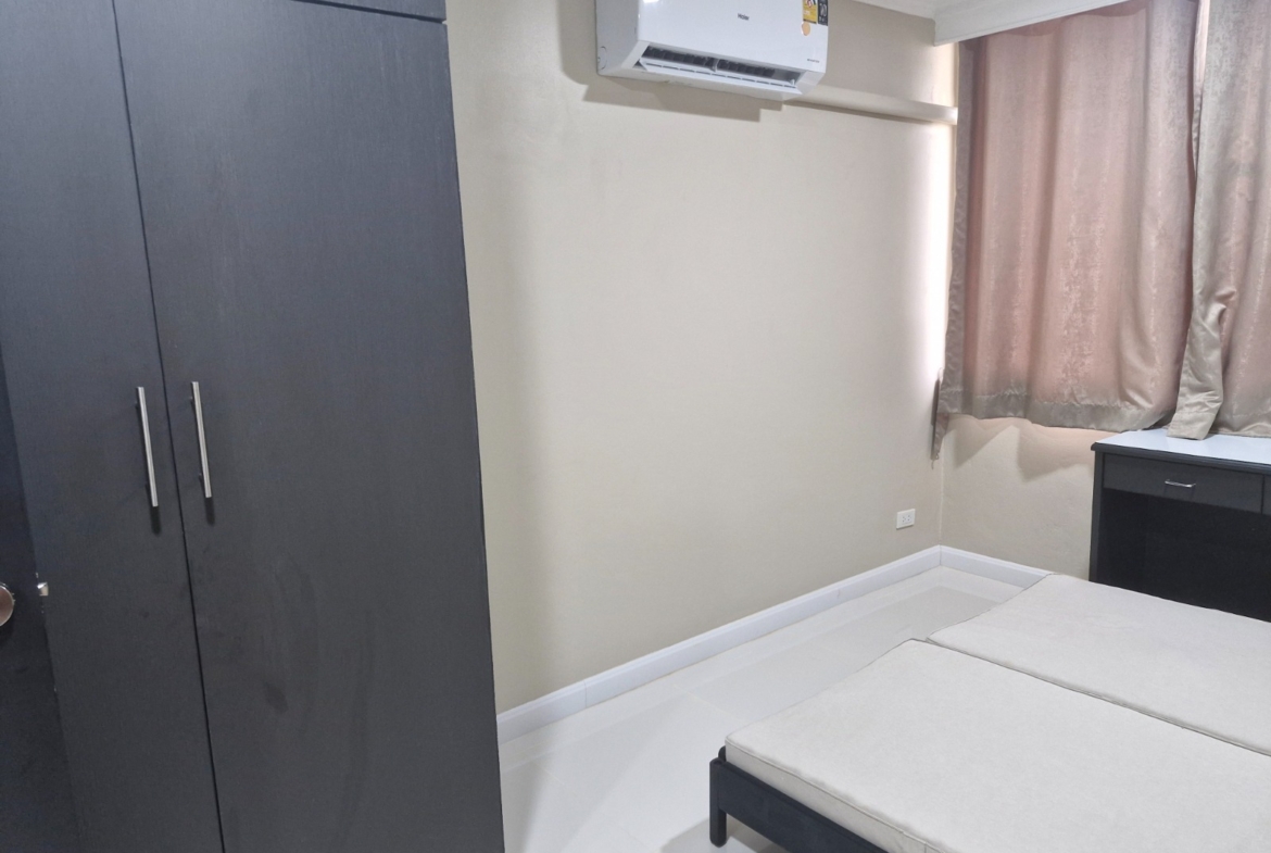 3-Bed 2-Bath 150 sqm Condo at D.S. Tower 2 Near Phrom Phong BTS for Rent 65K THB