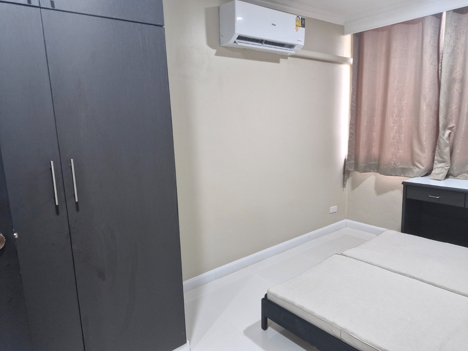 3-Bed 2-Bath 150 sqm Condo at D.S. Tower 2 Near Phrom Phong BTS for Rent 65K THB