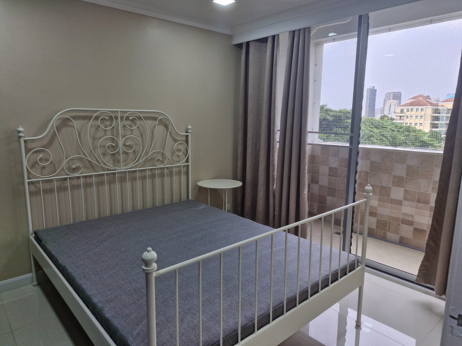 3-Bed 2-Bath 150 sqm Condo at D.S. Tower 2 Near Phrom Phong BTS for Rent 65K THB