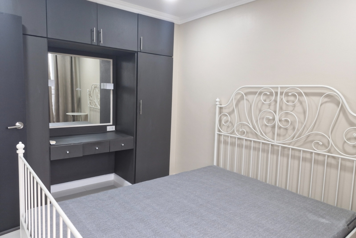 3-Bed 2-Bath 150 sqm Condo at D.S. Tower 2 Near Phrom Phong BTS for Rent 65K THB