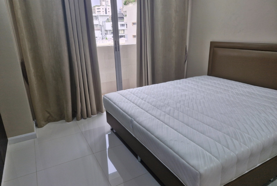 3-Bed 2-Bath 150 sqm Condo at D.S. Tower 2 Near Phrom Phong BTS for Rent 65K THB