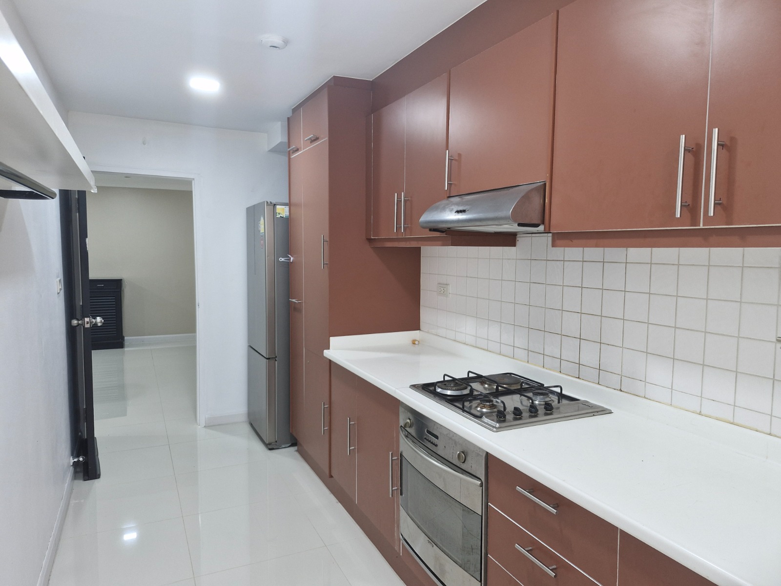 3-Bed 2-Bath 150 sqm Condo at D.S. Tower 2 Near Phrom Phong BTS for Rent 65K THB