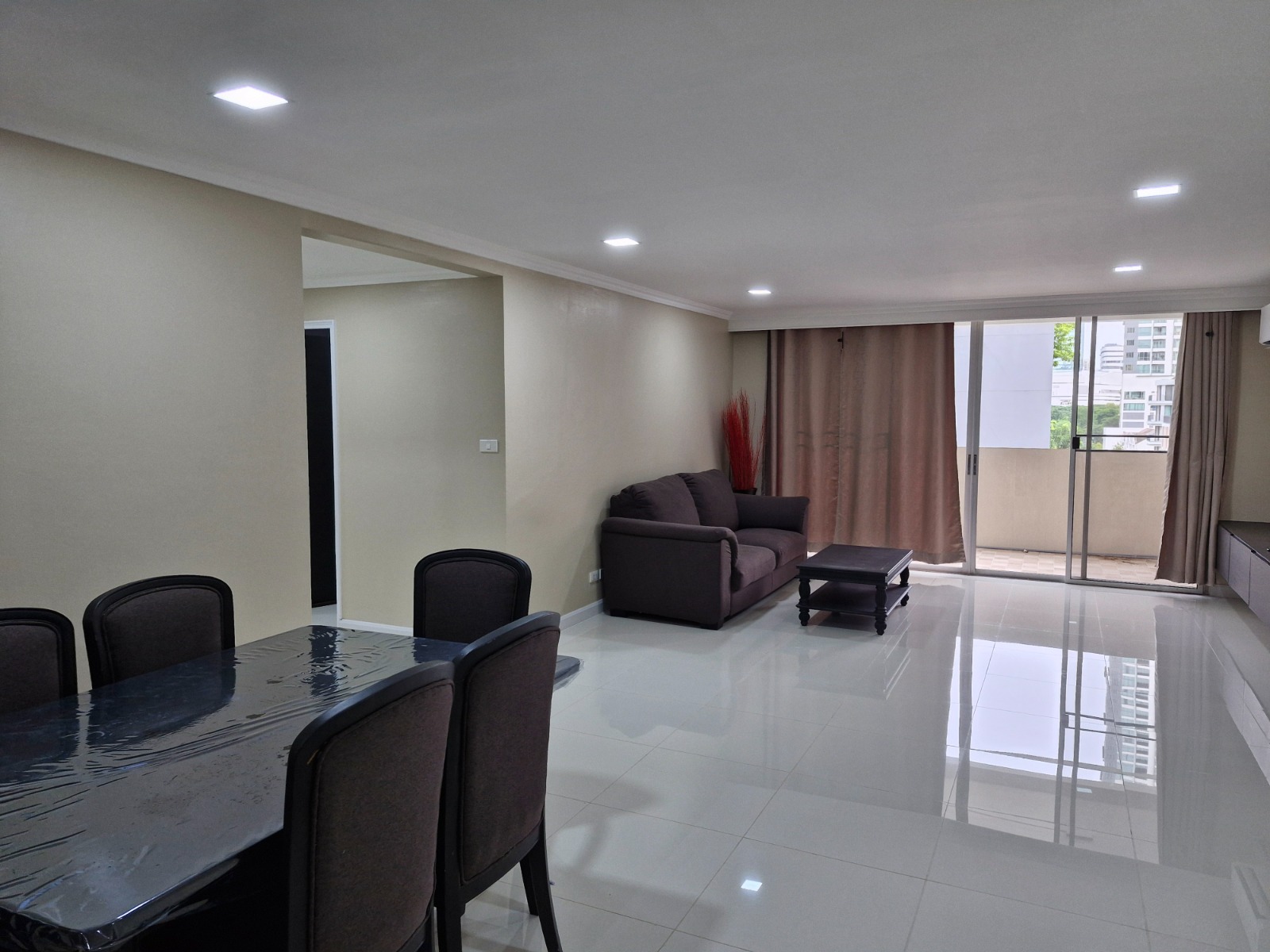 3-Bed 2-Bath 150 sqm Condo at D.S. Tower 2 Near Phrom Phong BTS for Rent 65K THB