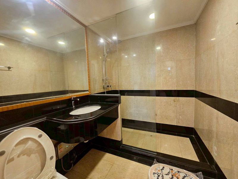 4-Bed 3-Bath 223 sqm Condo for Rent at President Park near BTS Phrom Phong – 85,000 THB/month