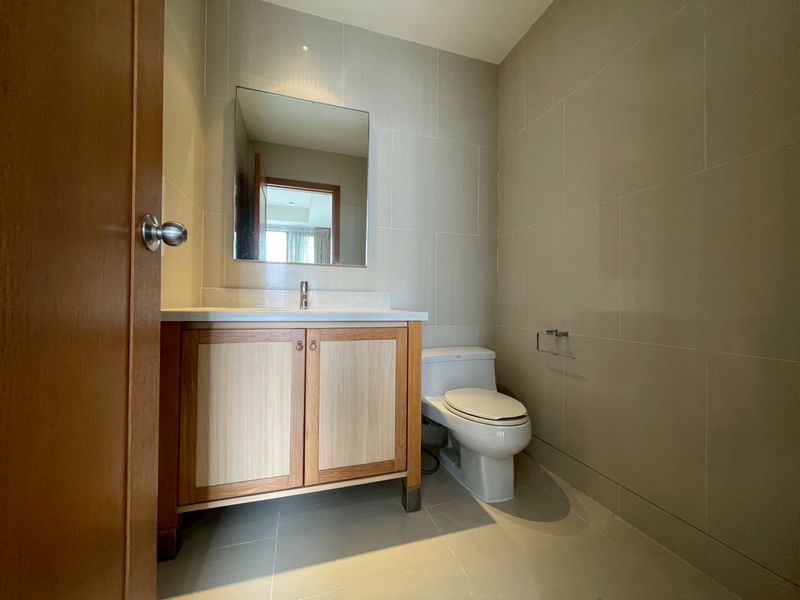 2-Bed 3-Bath 108sqm Condo for Rent 60,000 THB at The Emporio Place, BTS Phrom Phong