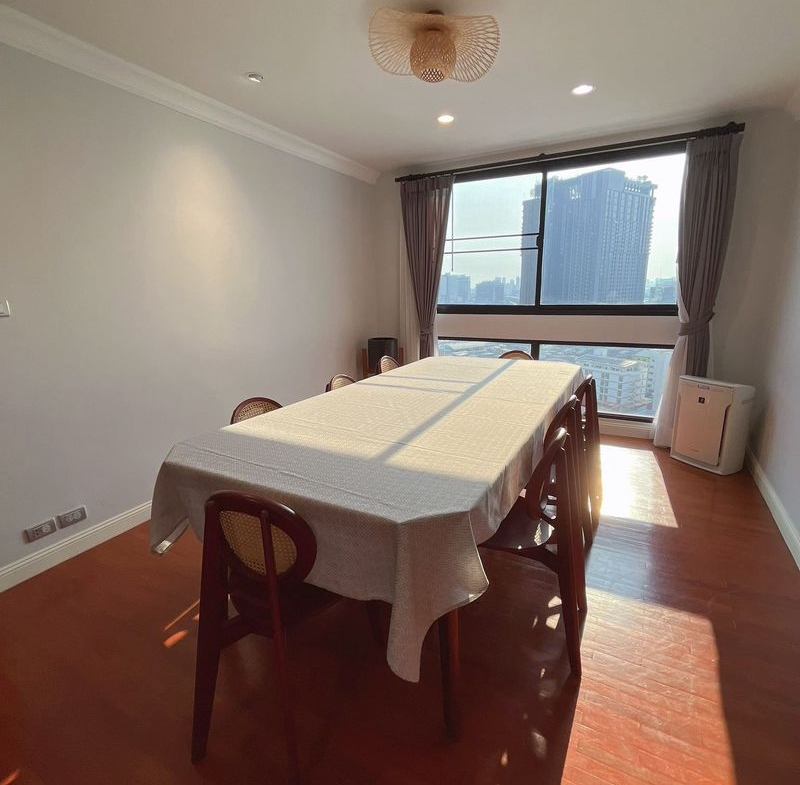 3-Bed 3-Bath 223 sqm Condo for Rent at President Park near Phrom Phong BTS - 85,000 THB/month