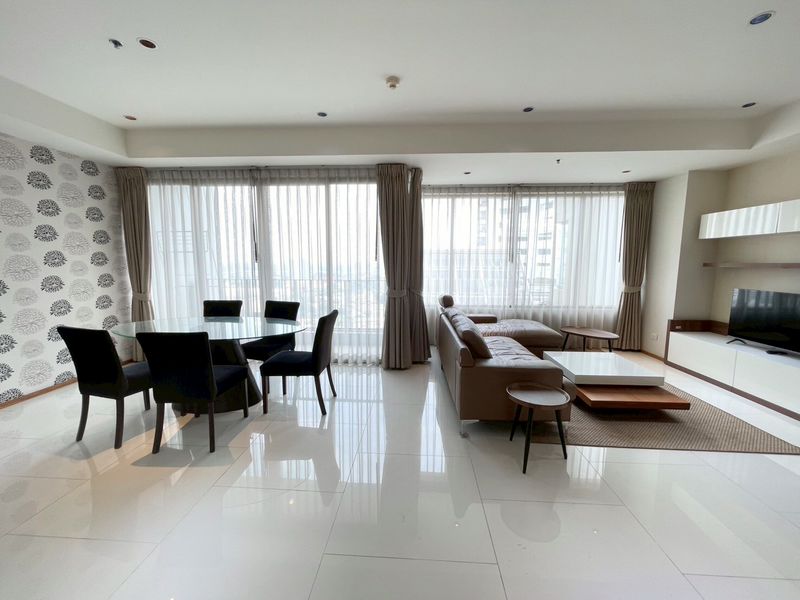 2-Bed 3-Bath 108sqm Condo for Rent 60,000 THB at The Emporio Place, BTS Phrom Phong