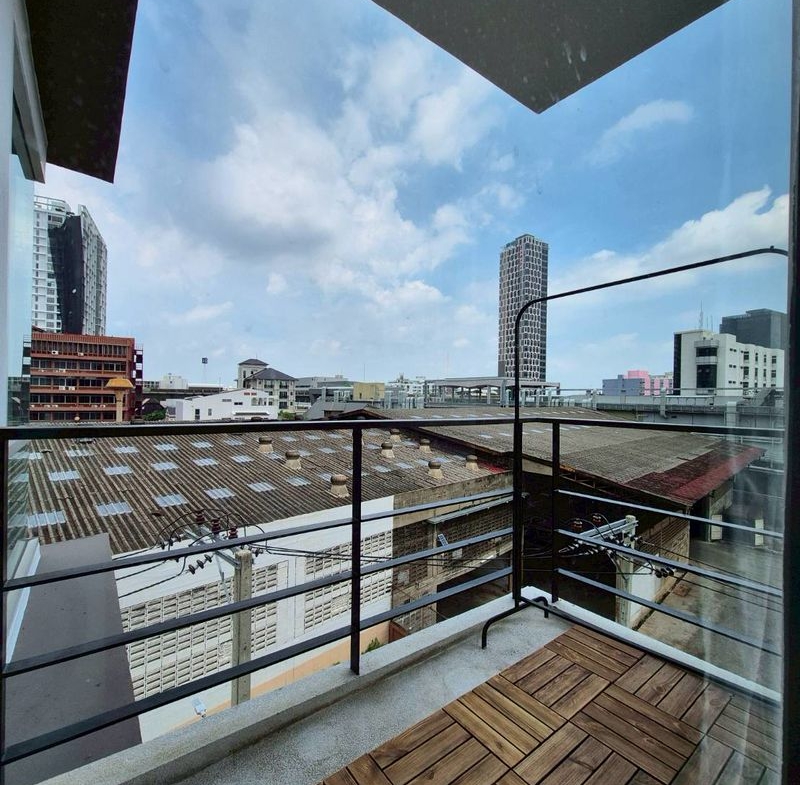 2-Bed 2-Bath 84 sqm Tree Condo 52 Near BTS On Nut for Rent 40K THB
