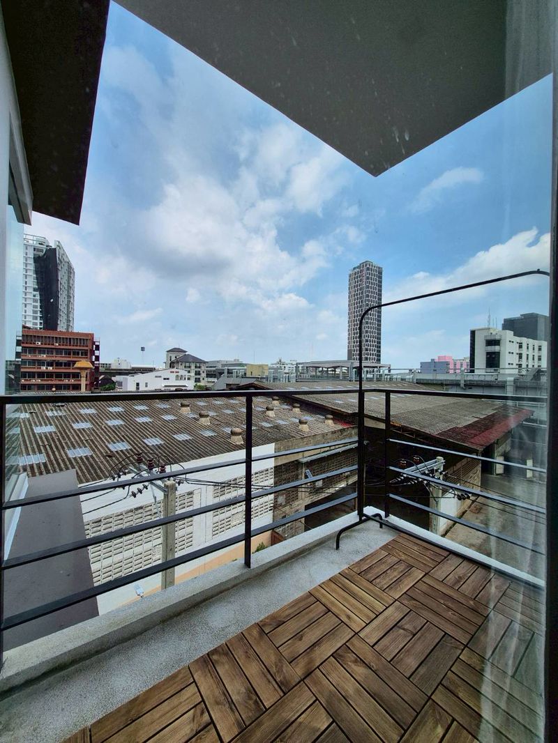 2-Bed 2-Bath 84 sqm Tree Condo 52 Near BTS On Nut for Rent 40K THB