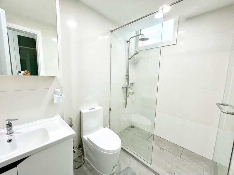 1-Bed 1-Bath 51 sqm Condo at Wind Sukhumvit 23 near BTS Asoke for Rent 32K THB / Sale 7.3M THB