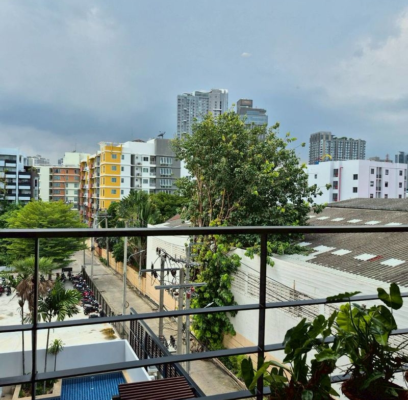 2-Bed 2-Bath 84 sqm Tree Condo 52 Near BTS On Nut for Rent 40K THB