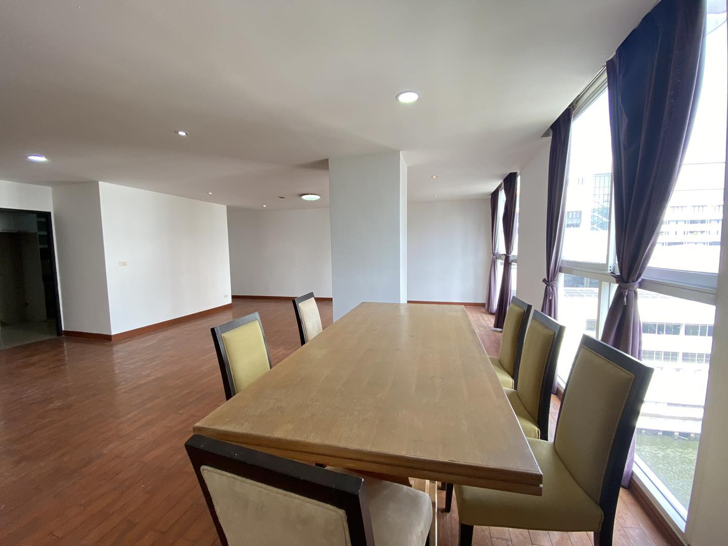 4-Bed 4-Bath 229 sqm Condo at The Peaks Residence near BTS Asoke for Sale 17M THB