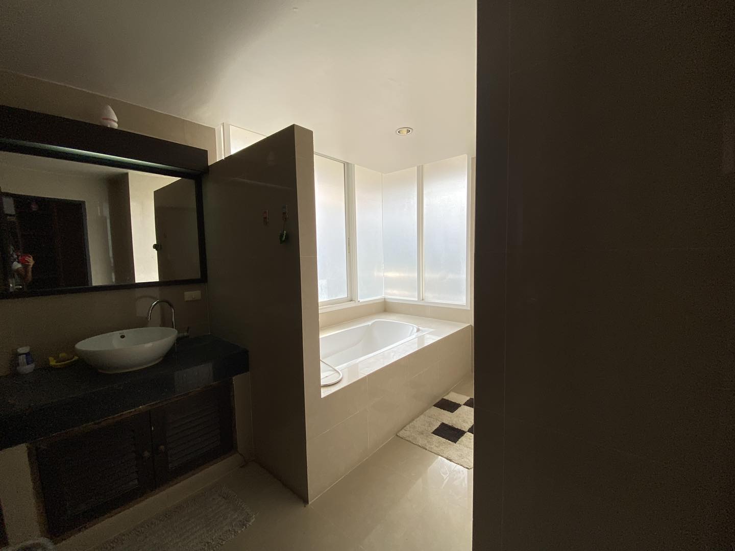 4-Bed 4-Bath 229 sqm Condo at The Peaks Residence near BTS Asoke for Sale 17M THB