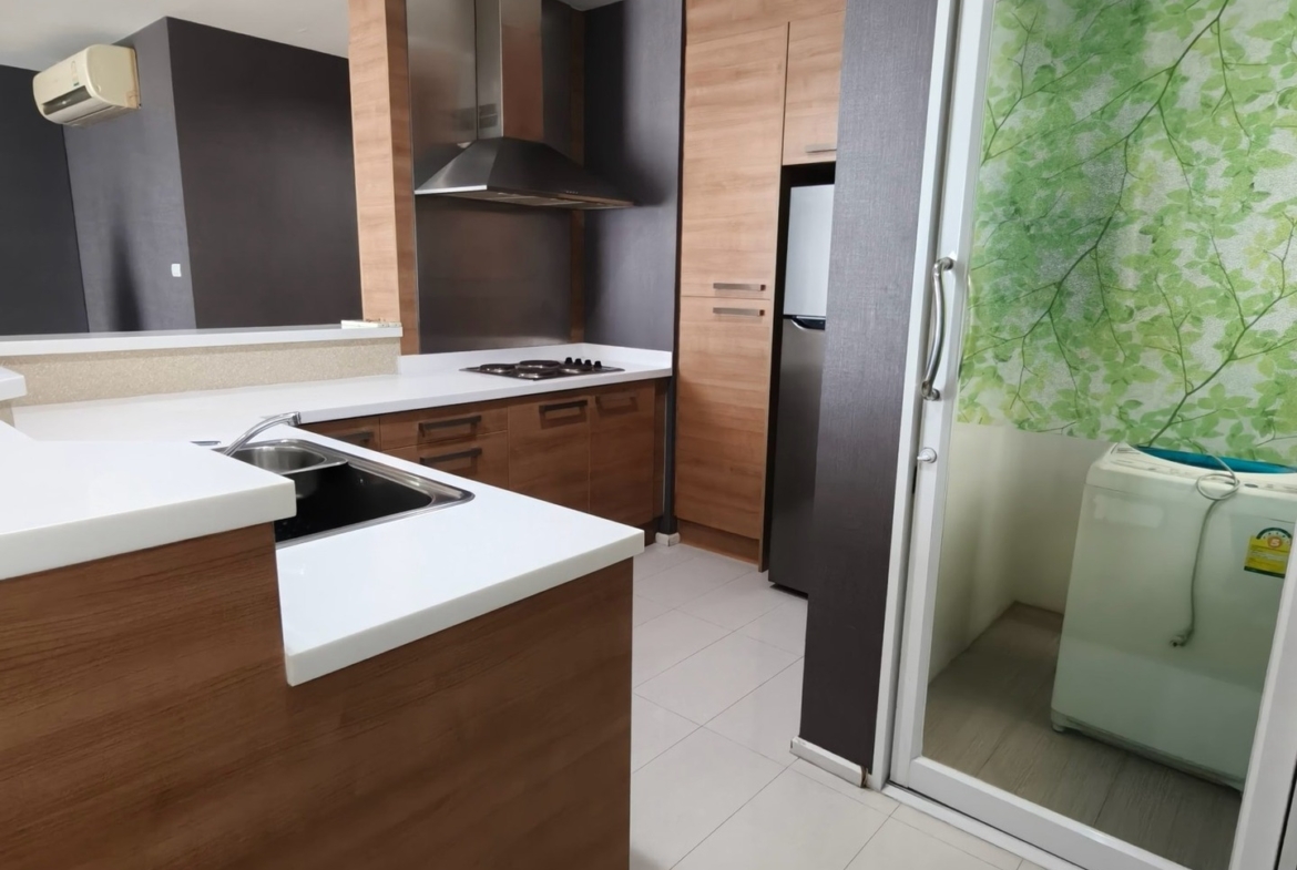 2-Bed 2-Bath 98.6 sqm Villa Sikhara Condo near BTS Thong Lo for Rent 48K THB