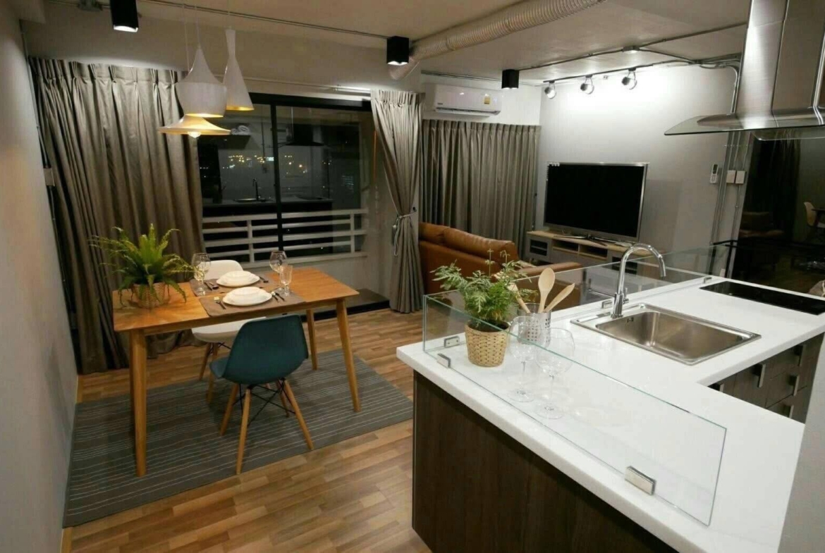 2-Bed 2-Bath 93 sqm Thong Lo Tower Condo Near BTS Thonglor for Rent 45K THB