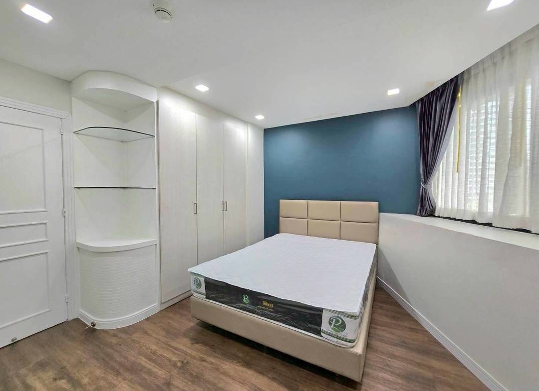 3-Bed 3-Bath 223sqm Condo at President Park Sukhumvit 24 near BTS Phrom Phong for Rent 68K THB