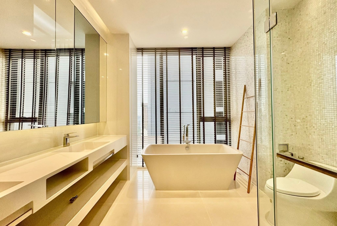 2-Bed 2-Bath 137 sqm Condo at VITTORIO Sukhumvit 39 near BTS Phrom Phong for Rent 180K THB