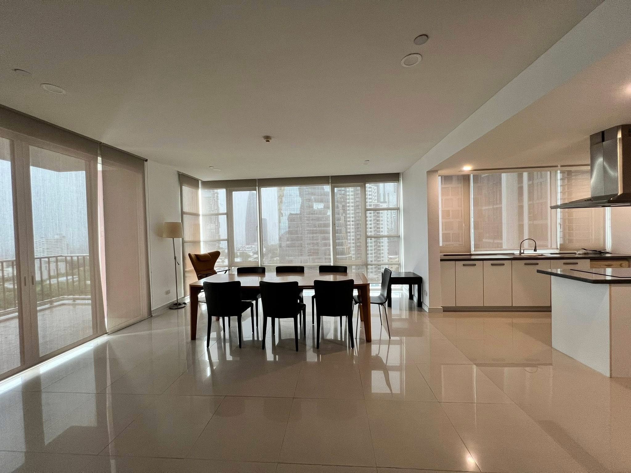 3-Bed 3-Bath 170 sqm Fullerton Sukhumvit Condo Near BTS Ekkamai for Rent 90K THB