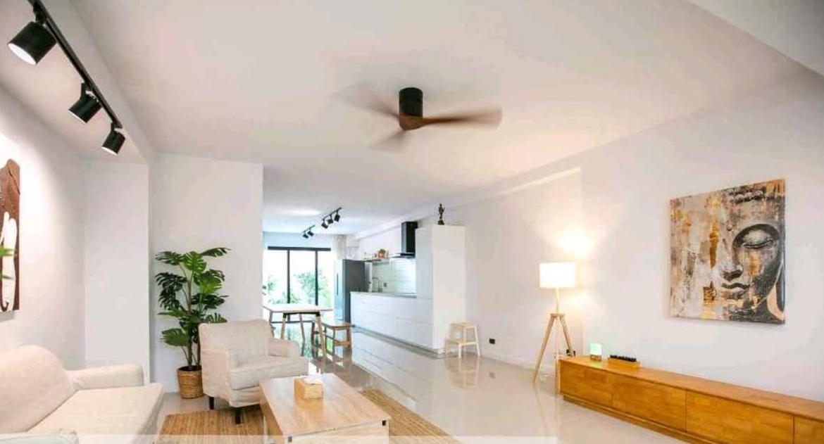 5-Bed 4-Bath 240 sqm Townhouse at Areeya Mandarina Sukhumvit 77 near BTS On Nut for Rent 70K THB/month
