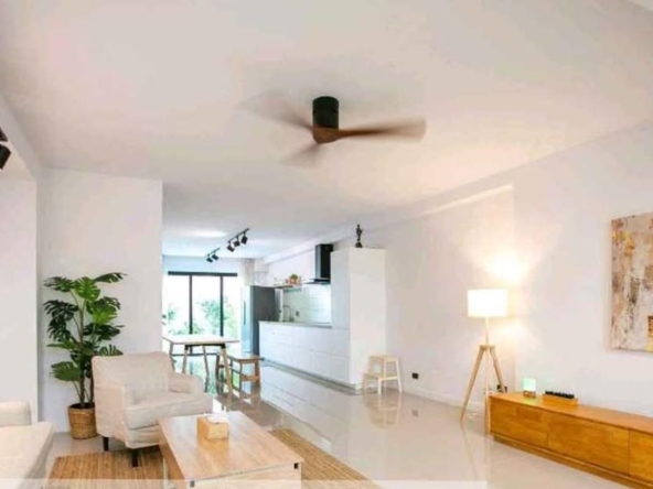 5-Bed 4-Bath 240 sqm Townhouse at Areeya Mandarina Sukhumvit 77 near BTS On Nut for Rent 70K THB/month