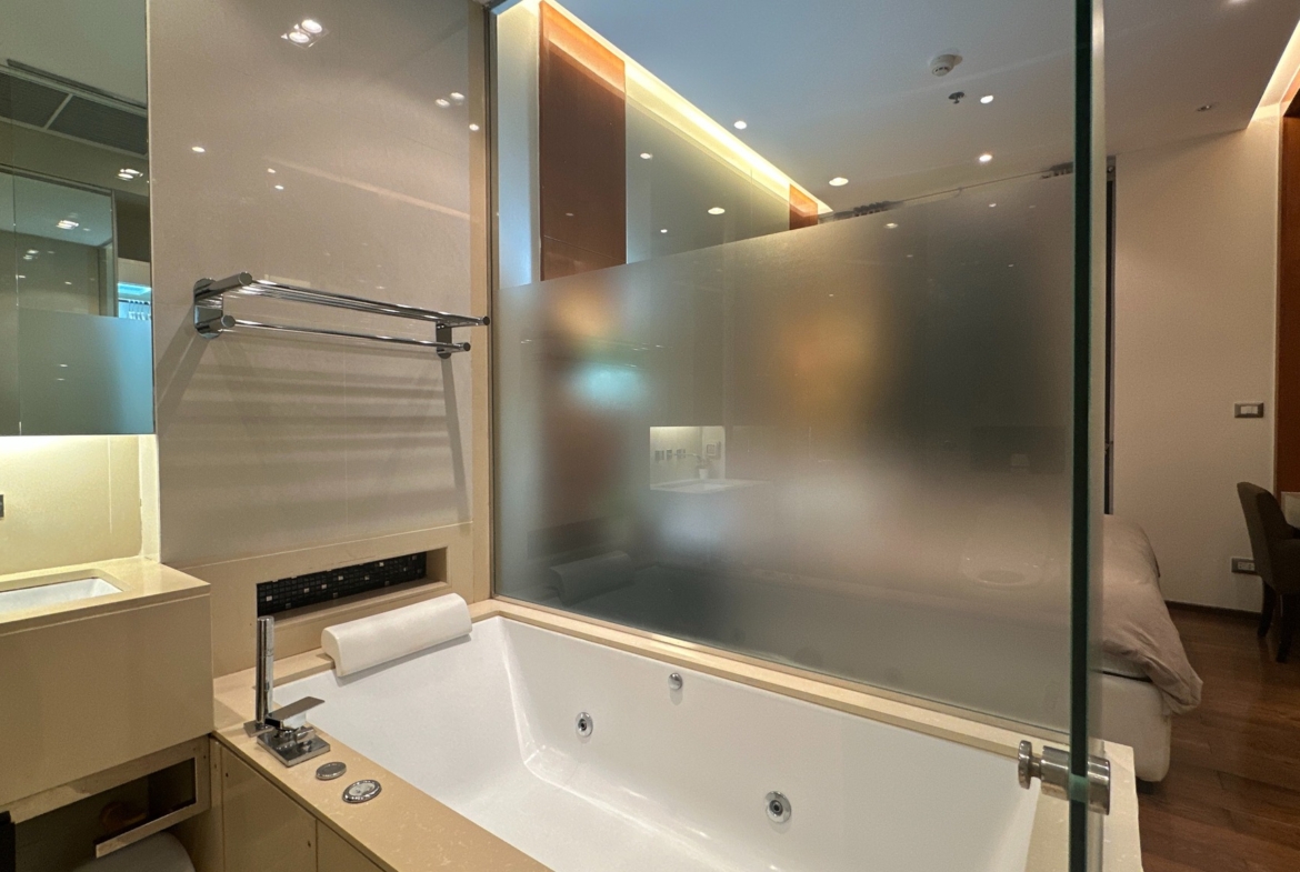 1-Bed 1-Bath Condo 45 sqm at The Address 28 near BTS Phrom Phong – Rent 40K THB / Sale 8.9M THB