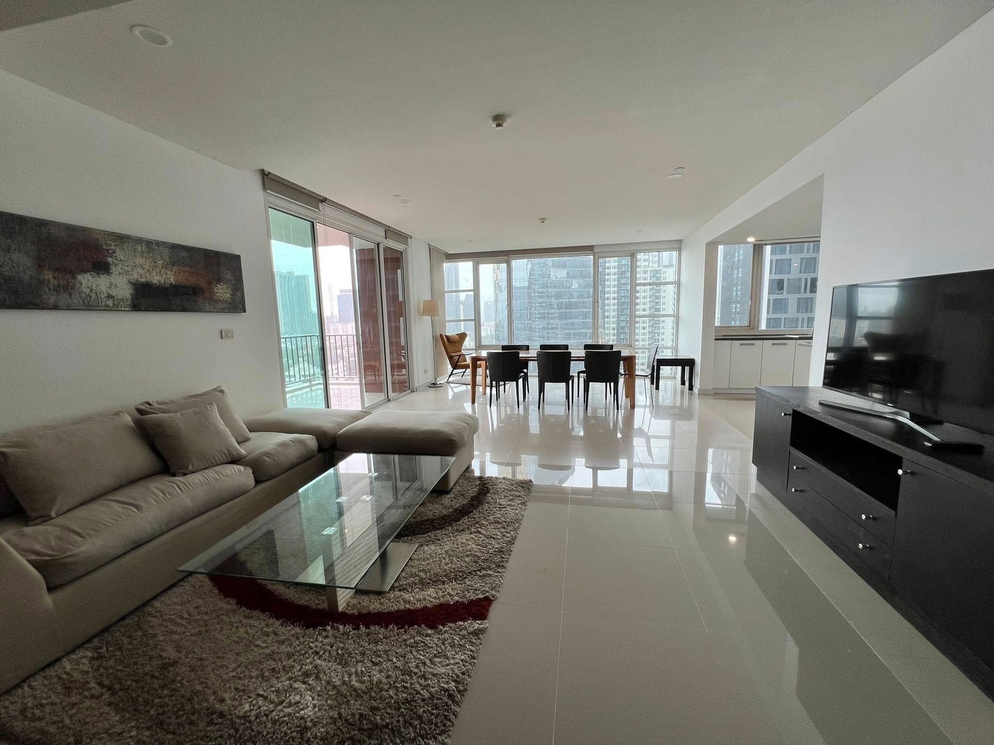 3-Bed 3-Bath 170 sqm Fullerton Sukhumvit Condo Near BTS Ekkamai for Rent 90K THB
