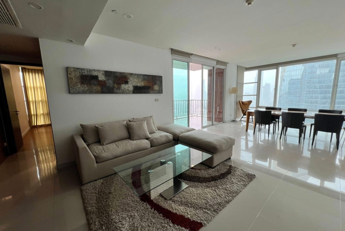 3-Bed 3-Bath 170 sqm Fullerton Sukhumvit Condo Near BTS Ekkamai for Rent 90K THB