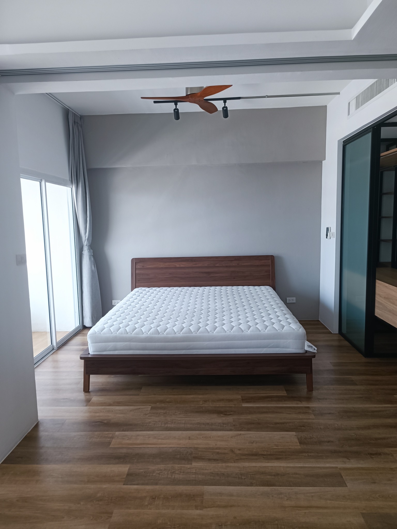 2-Bed 2-Bath 96 sqm Condo at Thong Lo Tower near BTS Thong Lo for Sale 11M THB