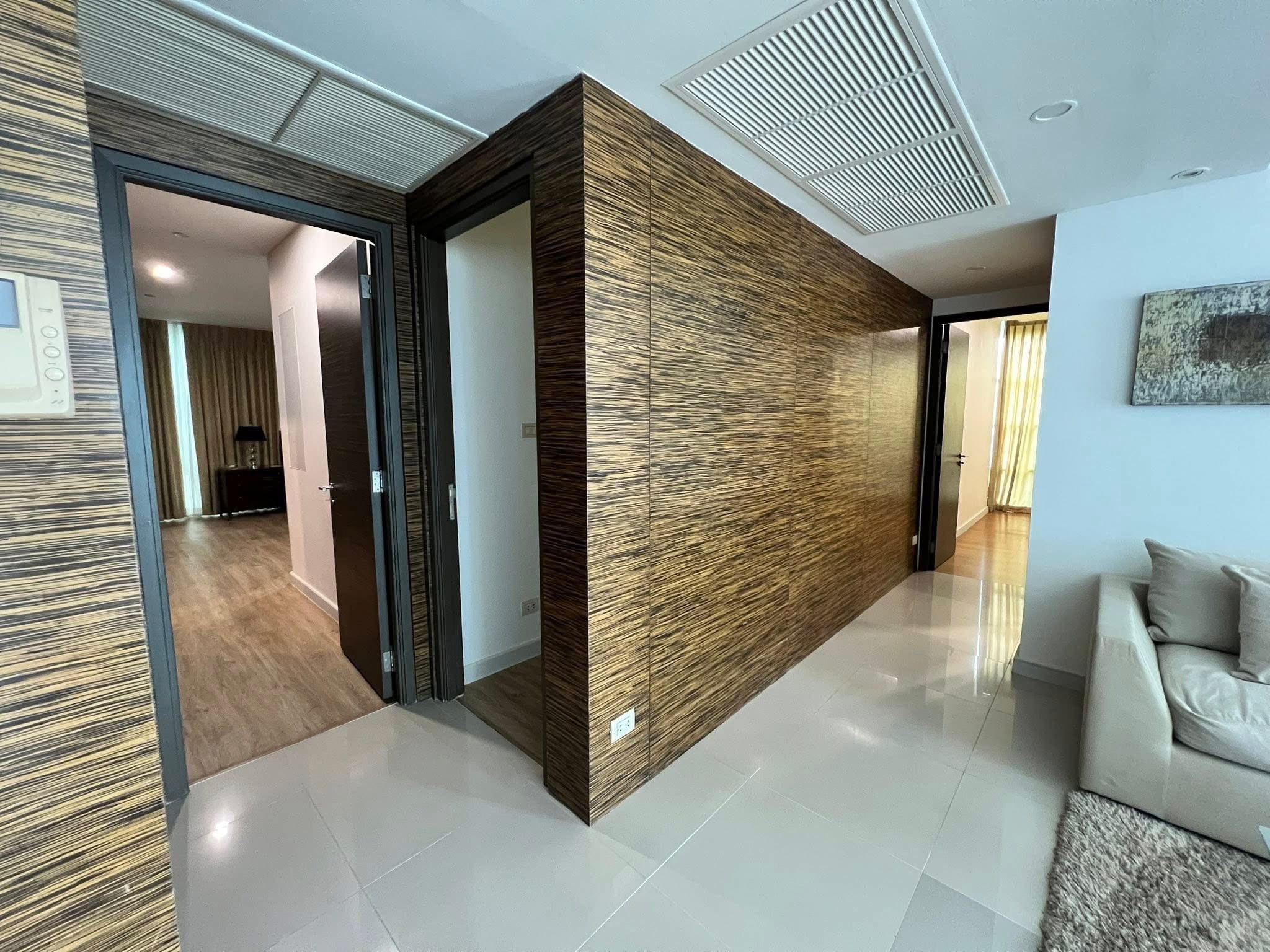 3-Bed 3-Bath 170 sqm Fullerton Sukhumvit Condo Near BTS Ekkamai for Rent 90K THB
