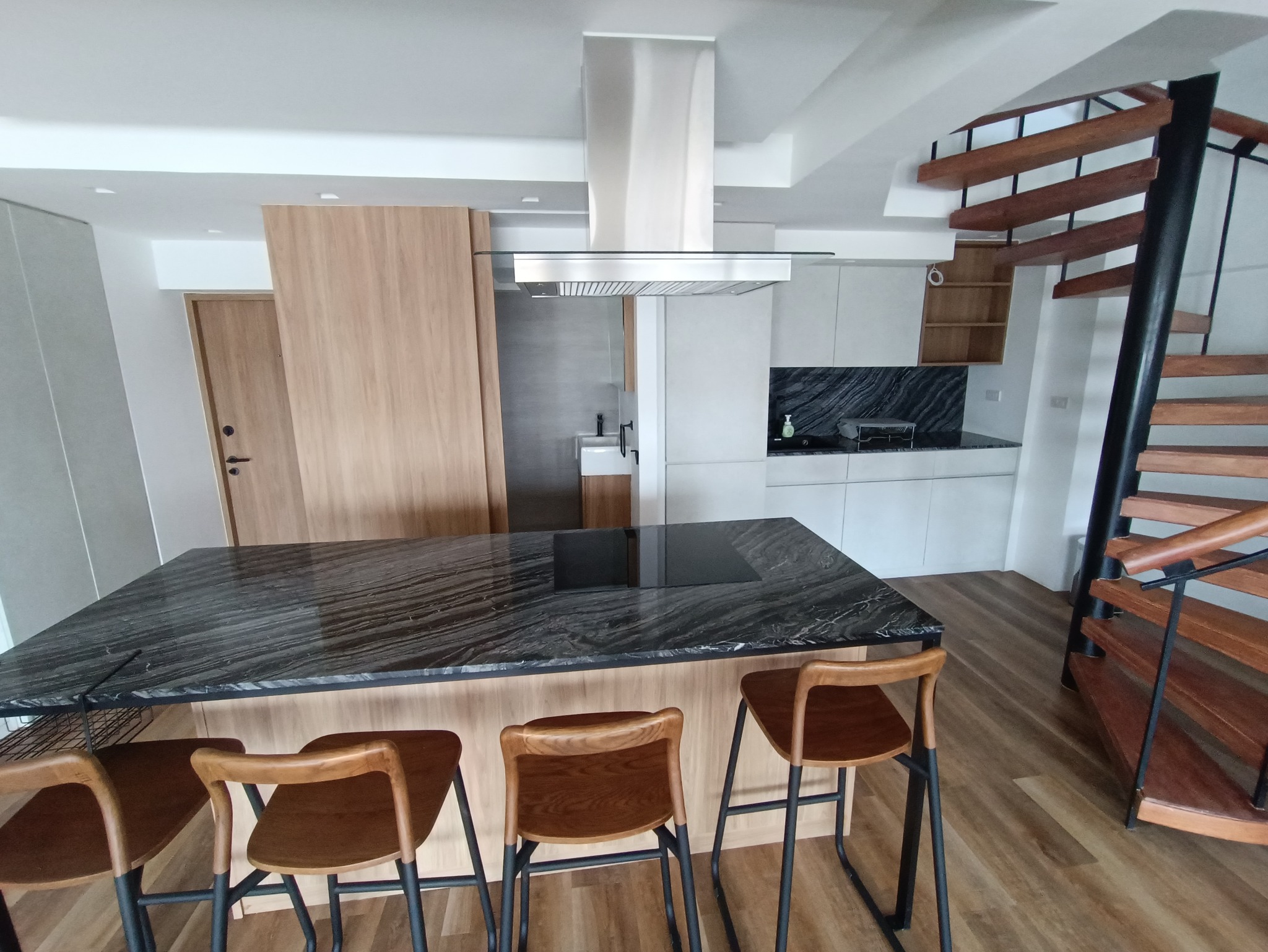 2-Bed 2-Bath 96 sqm Condo at Thong Lo Tower near BTS Thong Lo for Sale 11M THB